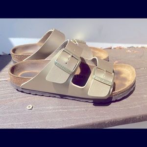 Gold, Tan Birkenstock’s